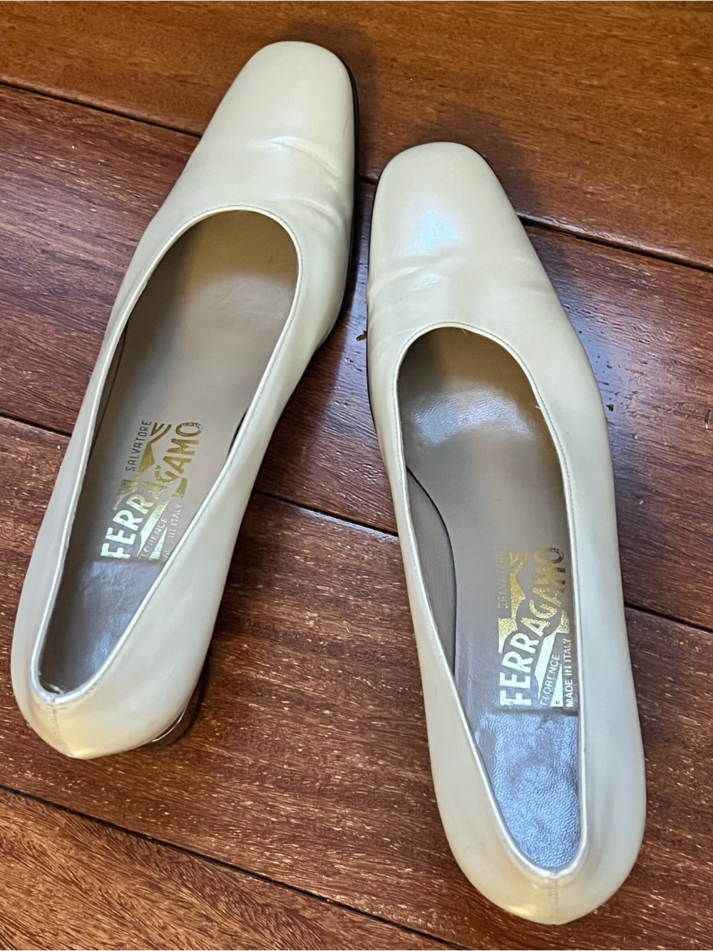 Salvatore Ferragamo Cream Leather Y2K Square-Toe Flats